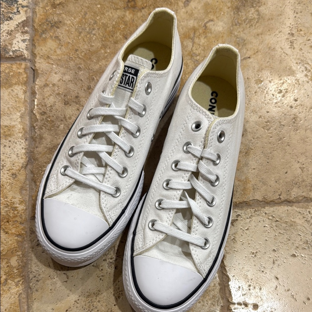 Converse White Platform low Sneakers